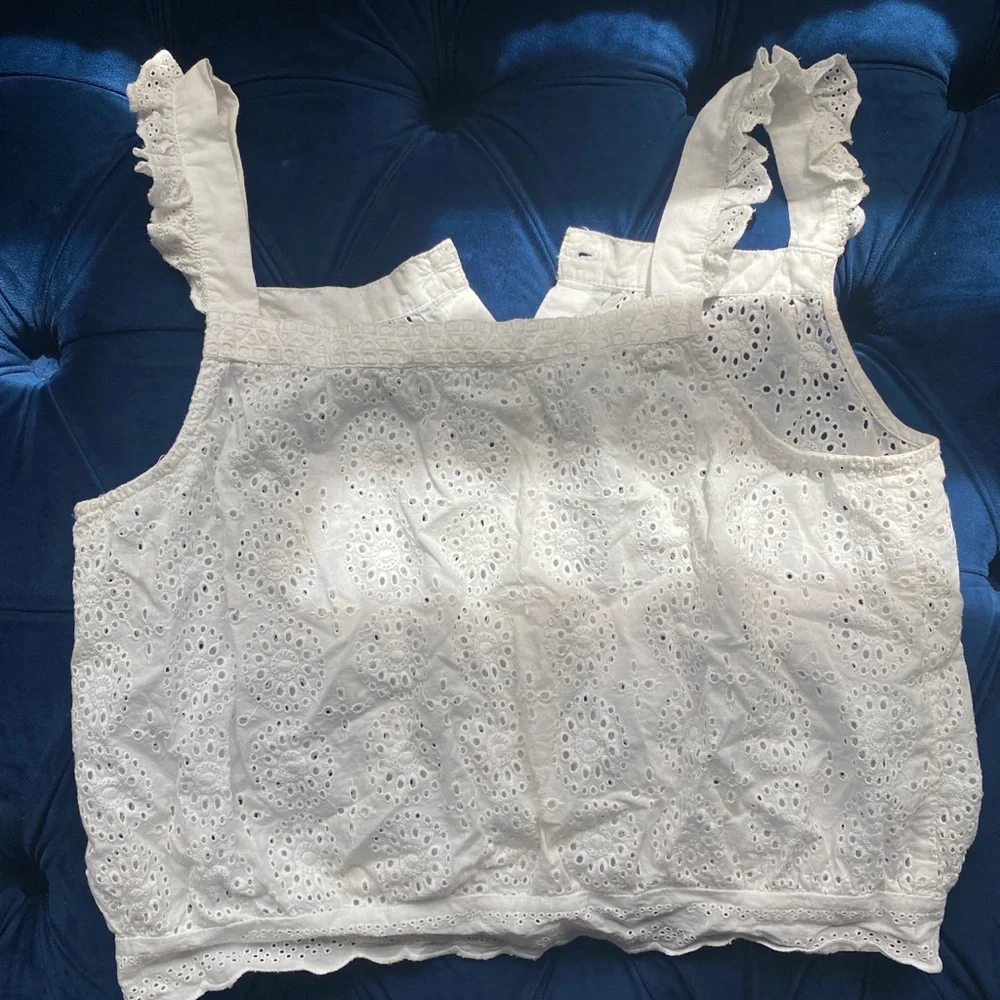 Embroidered white top🤍 - Picture 3 of 3